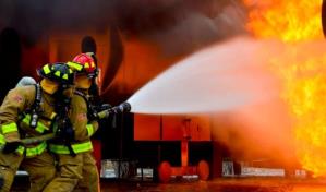 Incendio deja sin hogar a unas 30 personas en Paterson, Nueva Jersey