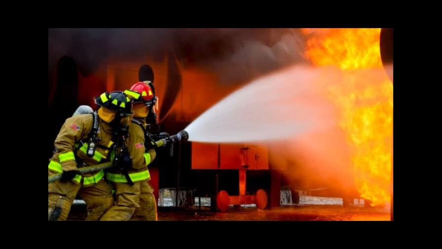 Incendio deja sin hogar a unas 30 personas en Paterson, Nueva Jersey Incendio deja sin hogar a unas 30 personas en Paterson, Nueva Jersey