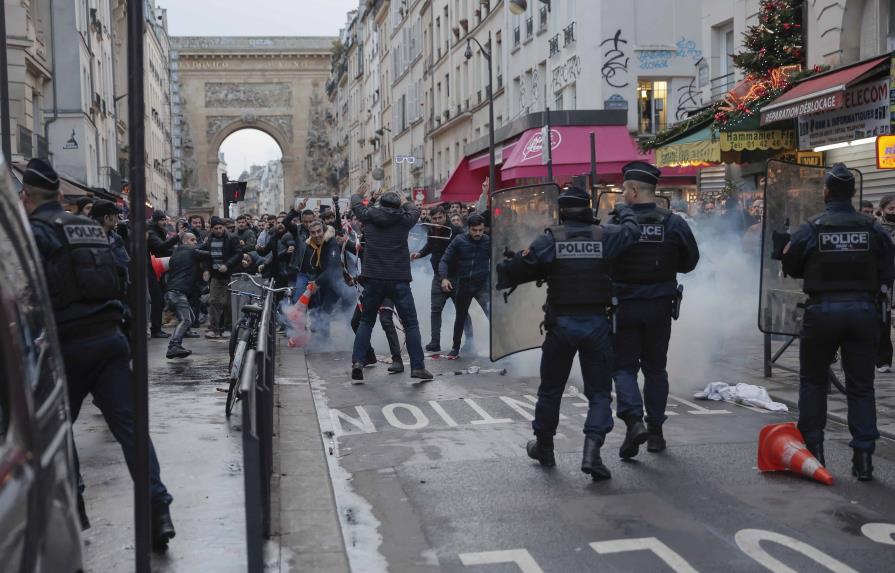 Detenido por tiroteo que dejó tres muertos en París dice haber actuado por racismo