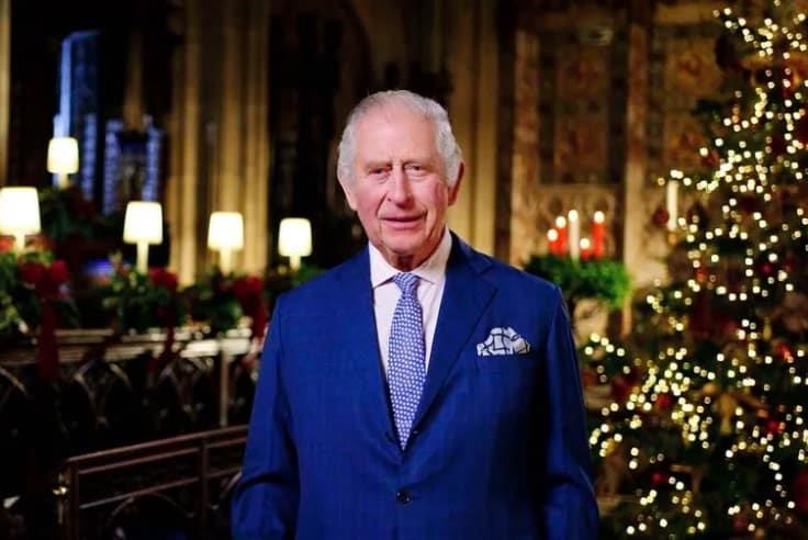 Carlos III rendirá tributo a su madre en primer mensaje de Navidad como rey