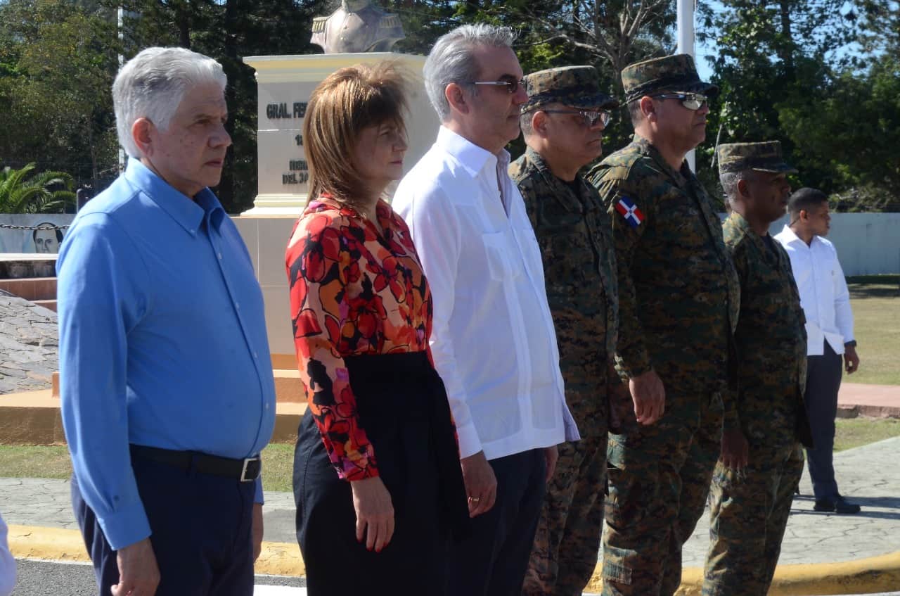 La llegada del mandatario al almuerzo con los miembros del Ejercito. 