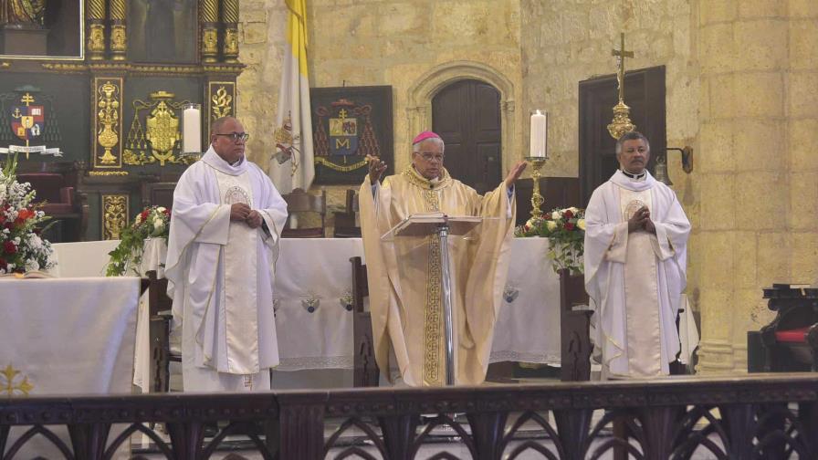 Monseñor Ozoria: La gente se aleja cada vez más de Dios Monseñor Ozoria: La gente se aleja cada vez más de Dios