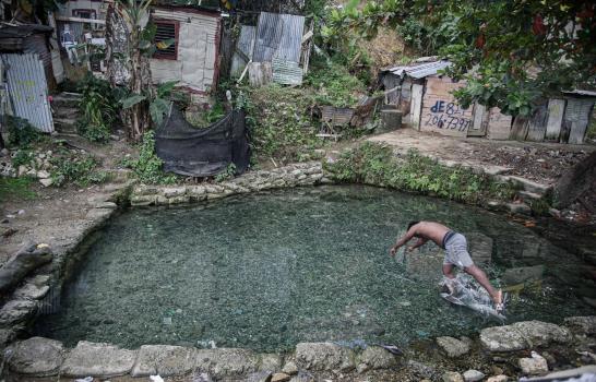 En La Zurza siguen usando agua de las pozas, pese al cólera