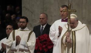 El papa condena una guerra insensata en Ucrania e insta a acallar las armas