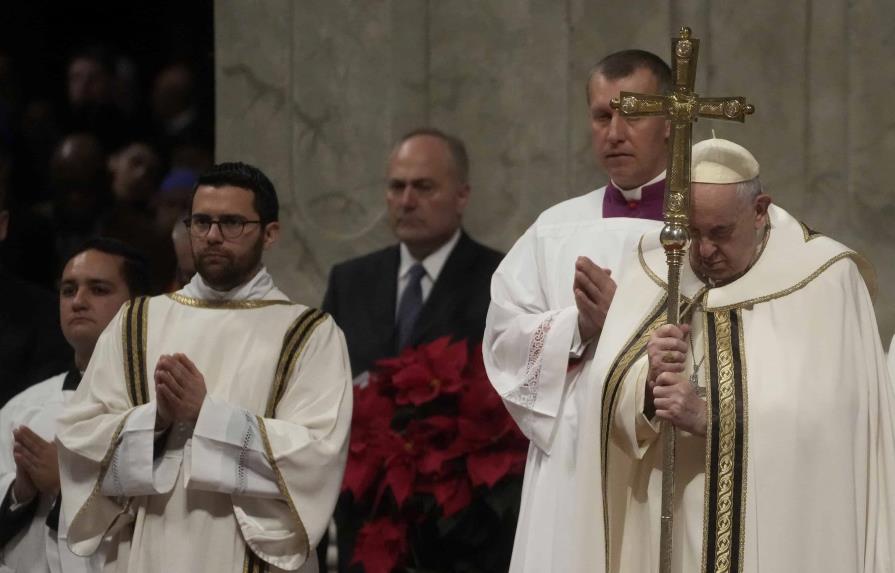 El papa condena una guerra insensata en Ucrania e insta a acallar las armas