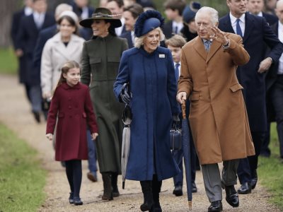 un informe justifica tamaño de la familia real británica
