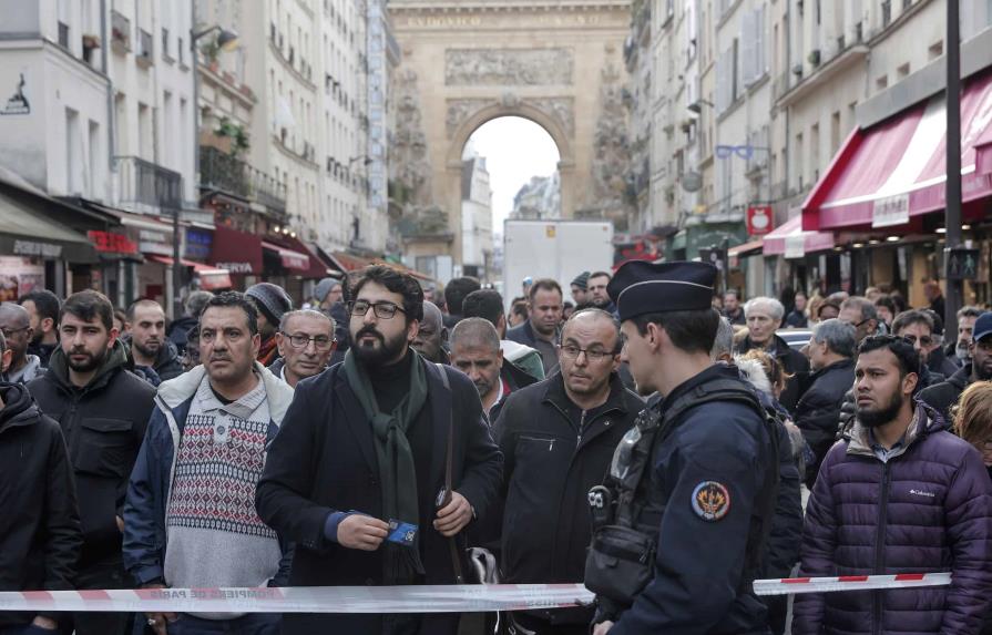 Autor del tiroteo de París que mató a tres personas pretendía suicidarse tras la masacre