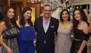 Prudencia, energía positiva y amor, los deseos de Luis Abinader en Navidad