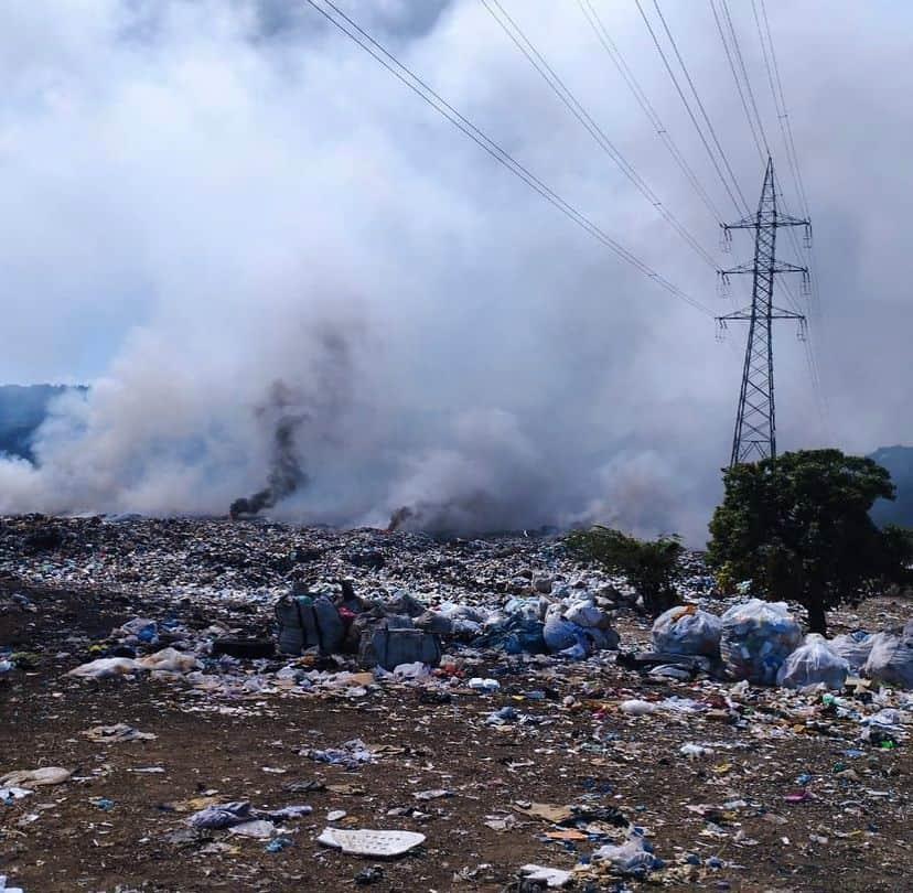 Incendian vertedero de Ingenio Nuevo en San Cristóbal