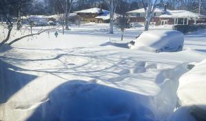 Mucho frío y poca nieve, así han pasado la tormenta invernal los dominicanos en NY