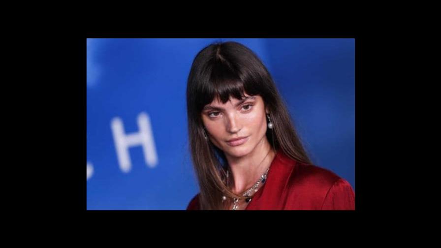 Revelan la causa de la muerte de la actriz Charlbi Dean a los 32 años