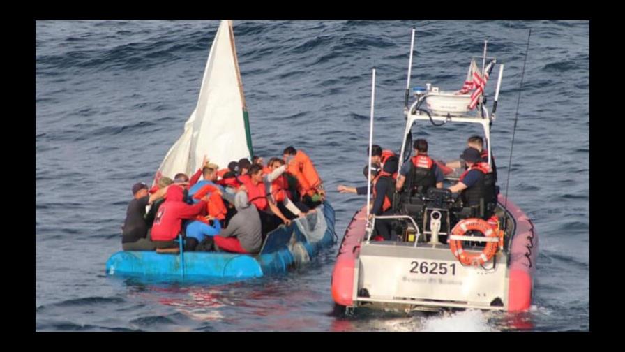 Una quincena de balseros cubanos llega a los Cayos de Florida