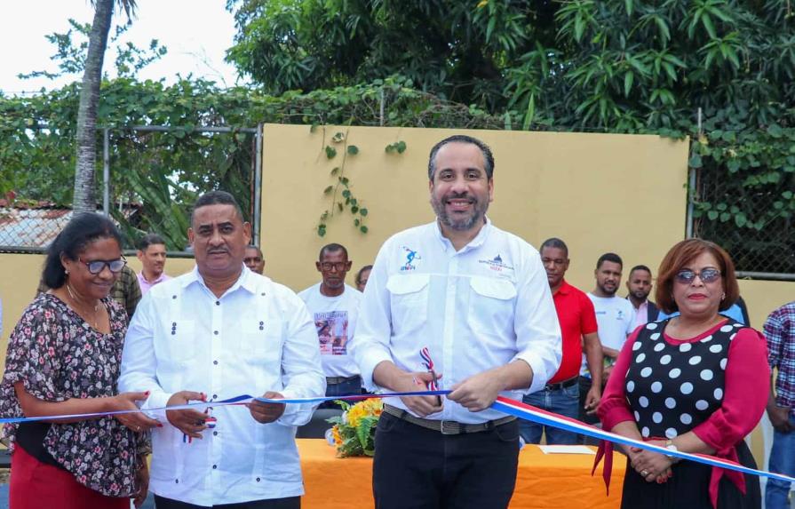 Inefi remoza cancha de la Escuela Primaria Fernando Cabral Ortega