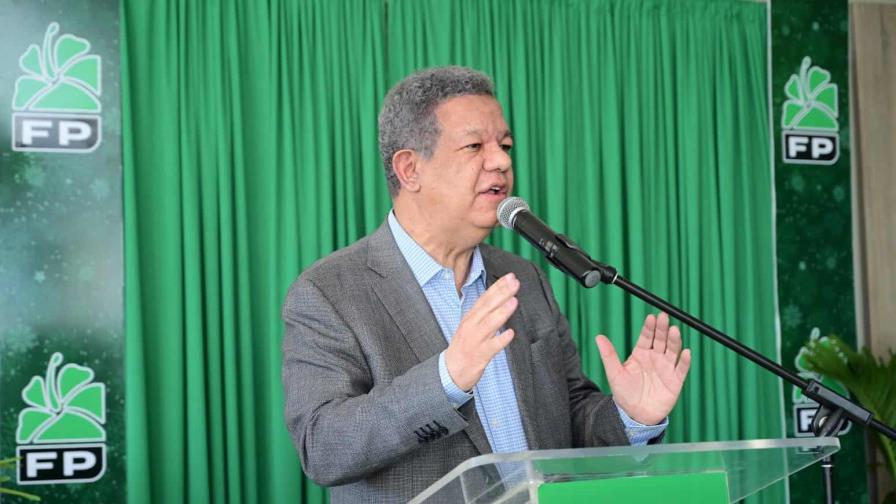 Leonel Fernández desea pronta recuperación a Danilo Medina