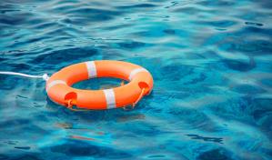 Buscan a seis desaparecidos tras naufragio de lancha en Río de Janeiro