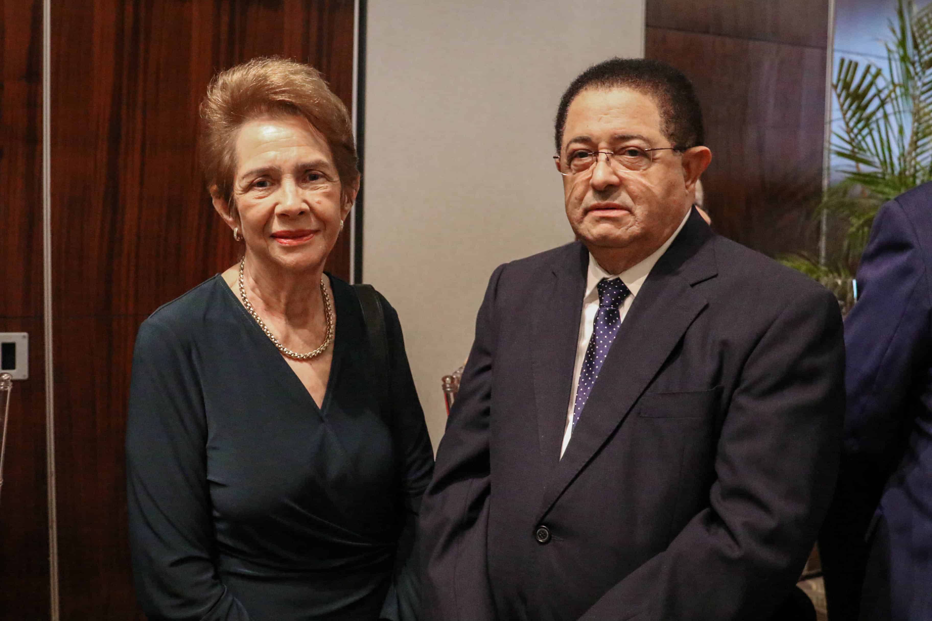 Josefa Velásquez y Rafael Vinicio Delgado.