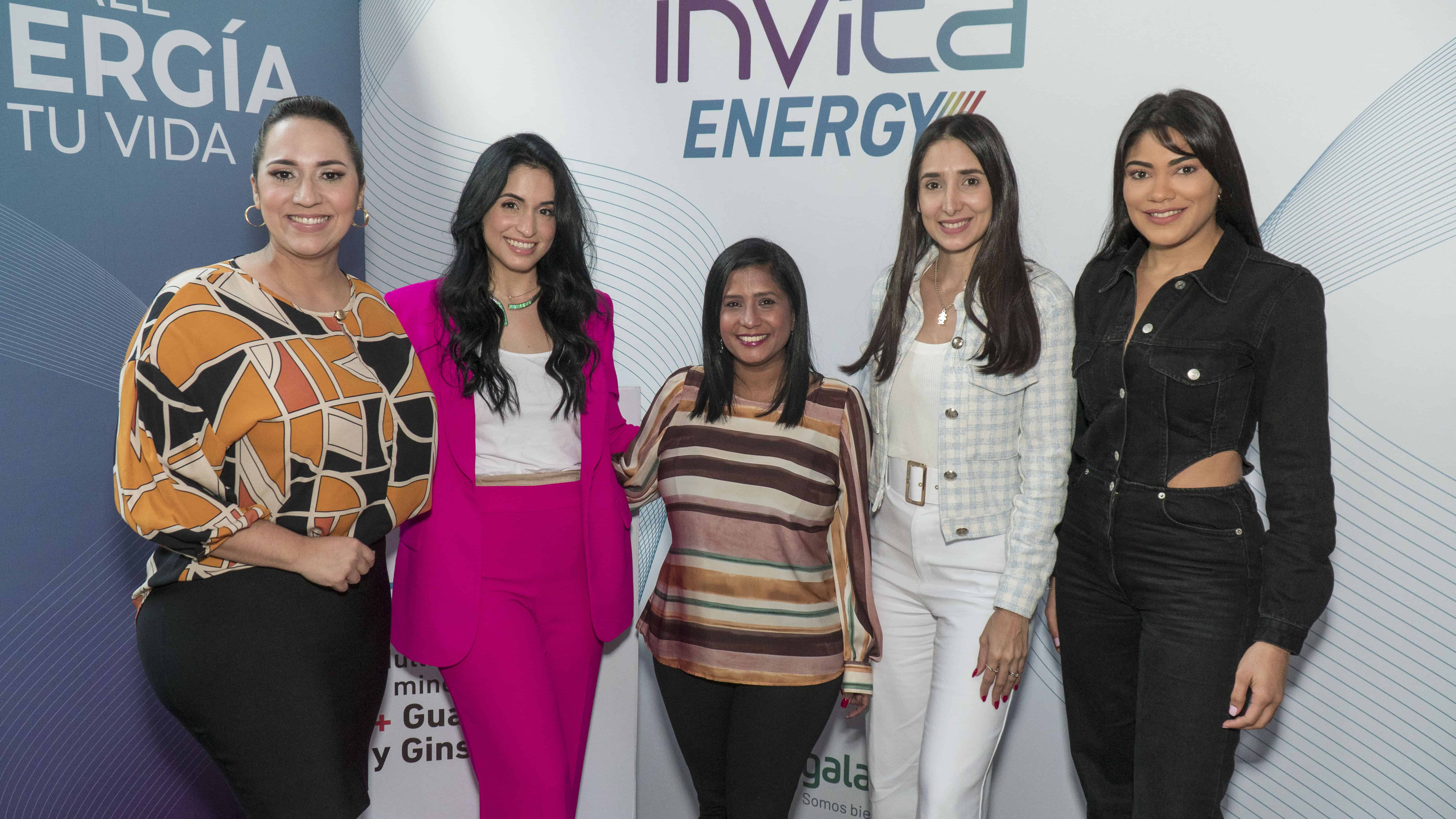 Lina Bisonó, Ana Abreu, Ivonne Peralta, Desirée Álvarez y Gabriela Melo.