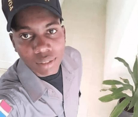 Muere raso de la Policía que fue atacado a machetazos por hombre con problemas mentales en Villa Mella