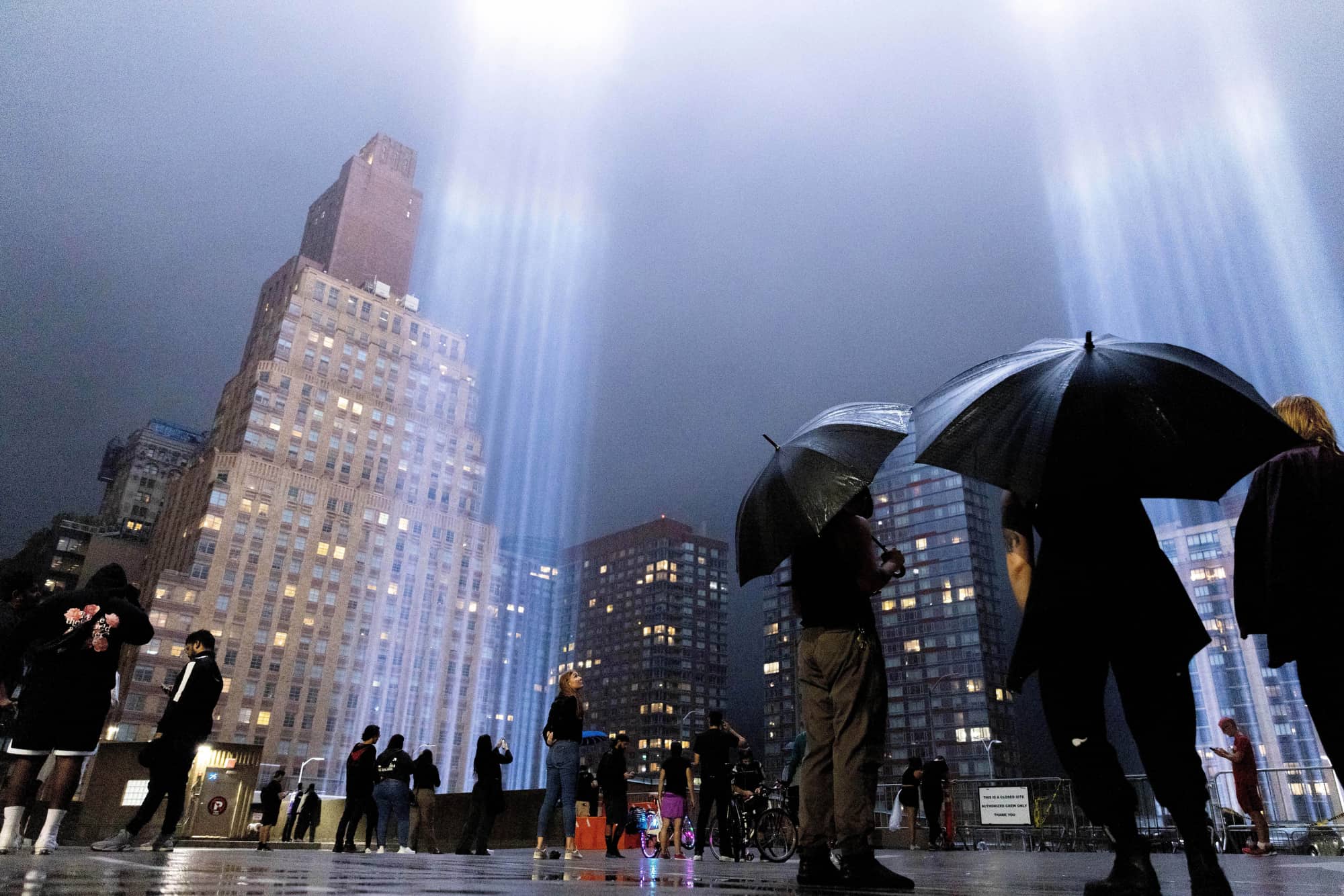 El Tributo a la Luz anual se ilumina sobre el Bajo Manhattan en Nueva York en el 21.° aniversario del 11 de septiembre el 11 de septiembre de 2022.