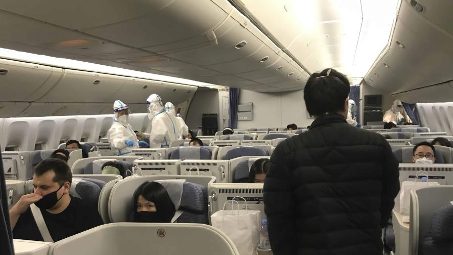 EEUU considera restringir la entrada de viajeros procedentes de China por COVID EEUU considera restringir la entrada de viajeros procedentes de China por COVID