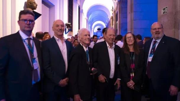 La SIP entristecida por la pérdida de su expresidente Edward L. Seaton