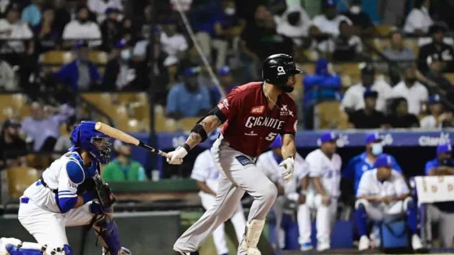 Urrutia despierta con el madero y los Gigantes toman aire ante el Licey Urrutia despierta con el madero y los Gigantes toman aire ante el Licey