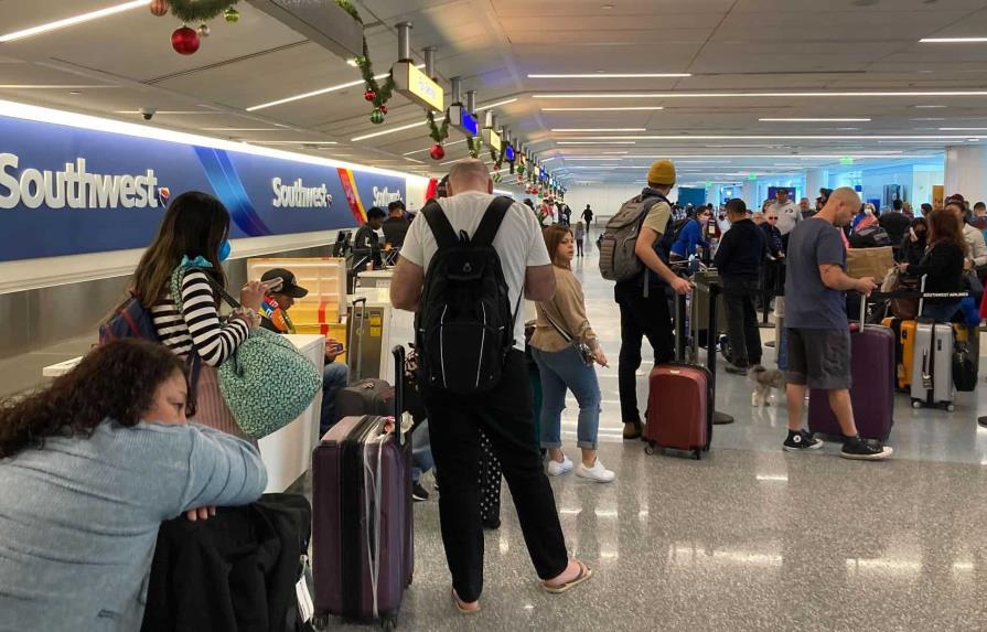 Gobierno de EEUU exige a Southwest compensaciones por cancelaciones de vuelos