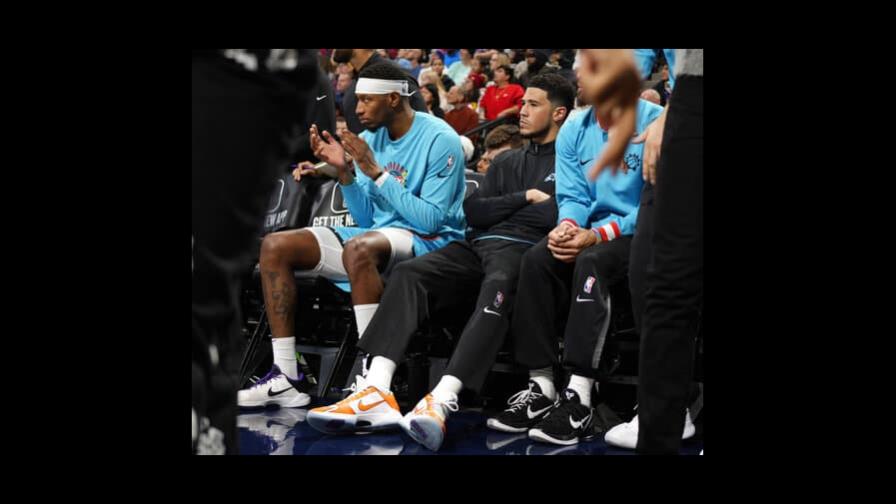 Suns confirman que Booker estará fuera 4 semanas por lesión Suns confirman que Booker estará fuera 4 semanas por lesión