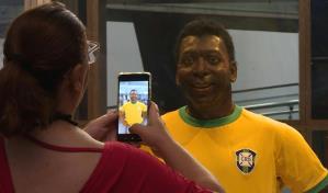 En la cuna deportiva de Pelé, crece la admiración por el astro hospitalizado