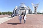 Decenas de devotos acuden a Bayaguana para rendir tributo al Santo Cristo de Los Milagros