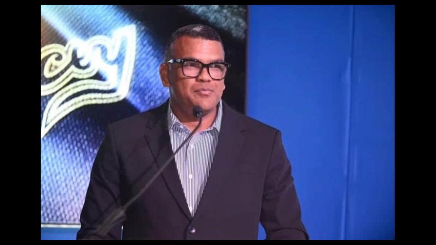 Audo Vicente gana premio como Gerente del Año en la pelota invernal dominicana