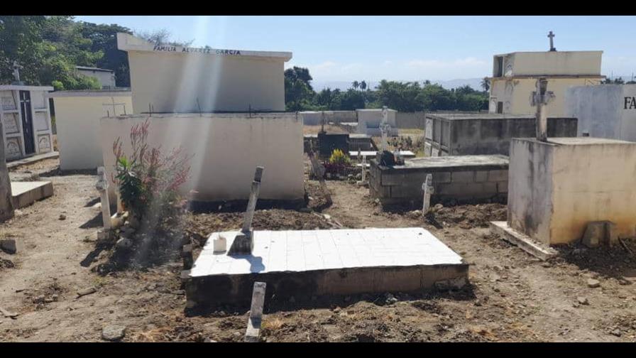 Parientes de adolescente hallada muerta en Santiago esperan autopsia aclare causas de su fallecimiento Parientes de adolescente hallada muerta en Santiago esperan autopsia aclare causas de su fallecimiento