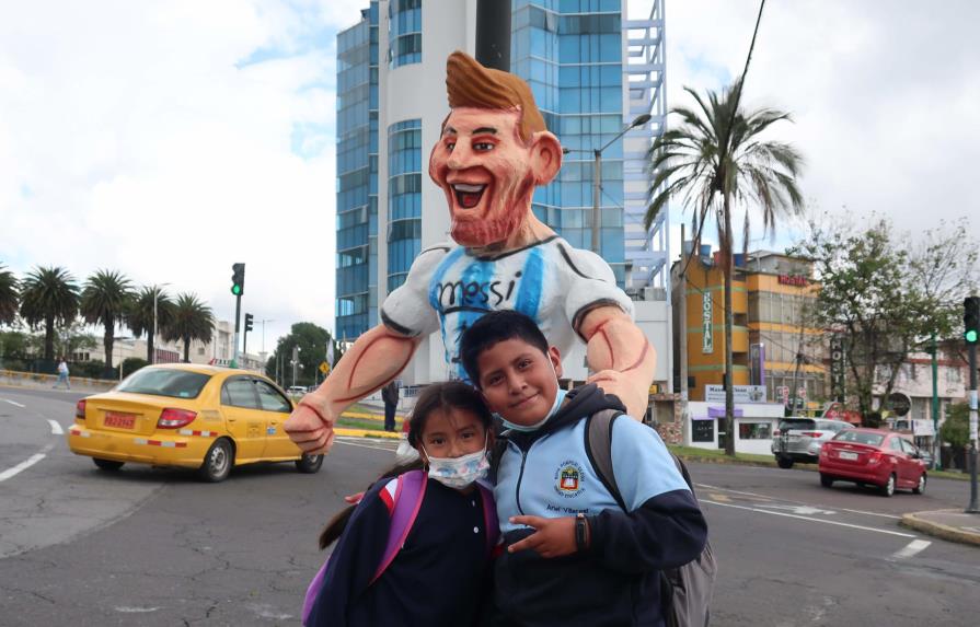 Messi, el monigote más buscado y el más ausente en la capital ecuatoriana