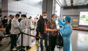 Australia estudia imponer restricciones a pasajeros procedentes de China