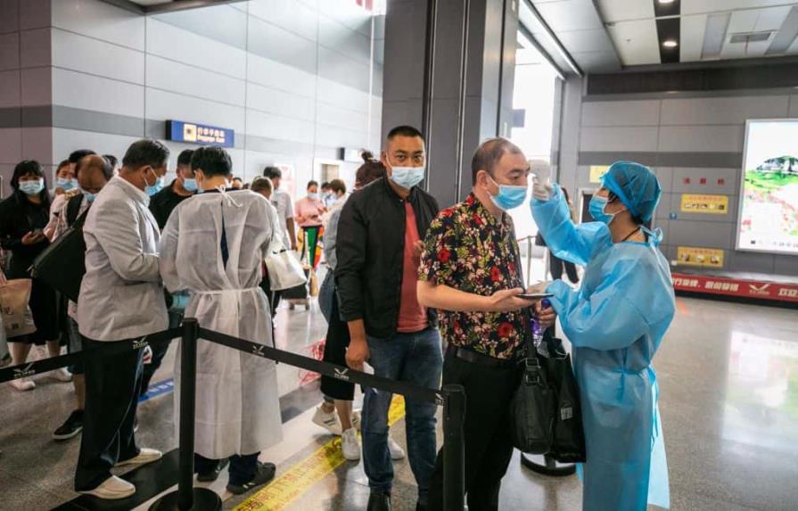 Australia estudia imponer restricciones a pasajeros procedentes de China