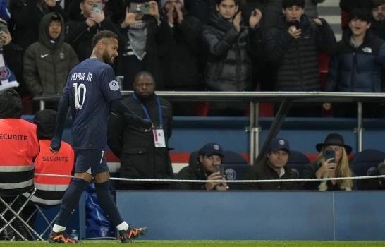 Expulsan a Neymar en partido del PSG en que Mbappé se destacó