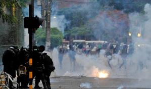 Enfrentamientos y protestas tras la detención de gobernador boliviano Enfrentamientos y protestas tras la detención de gobernador boliviano