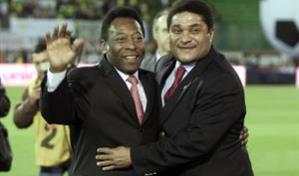 Actor, cantante y figura comercial: los goles de Pel&eacute; fuera del campo