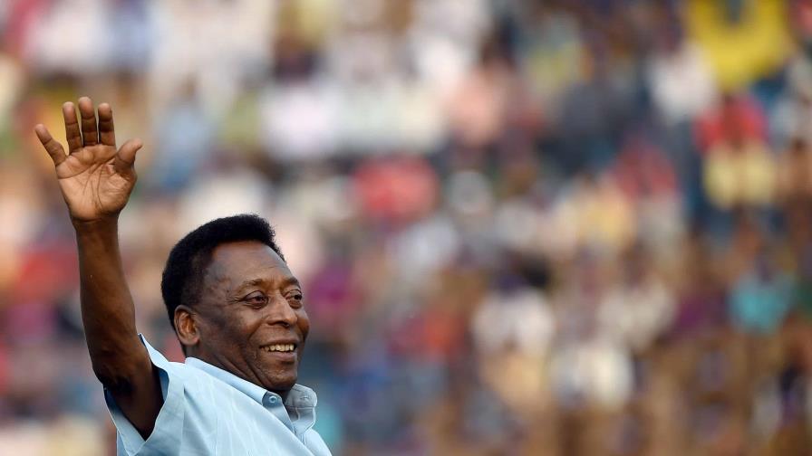 Colegas definen al Rey Pelé como el mejor de la historia