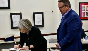 Ir&aacute;n nombra al nuevo jefe del banco central; cae la moneda