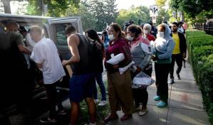 Mujeres y niños, entre 1, 200 afganos detenidos en Pakistán