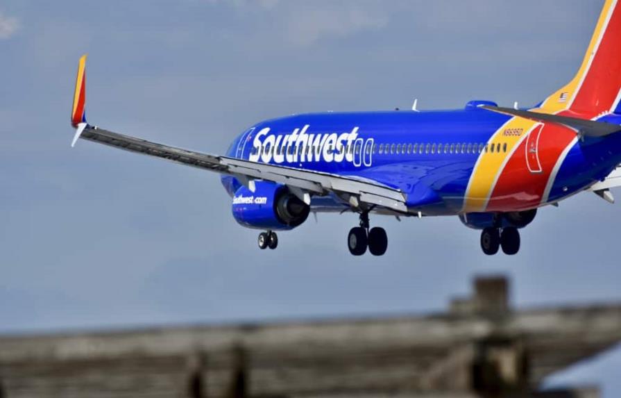 Southwest espera normalizar sus operaciones el viernes tras el caos aéreo