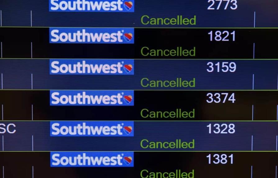 Casi 4,000 vuelos cancelados en EE.UU., más de la mitad de Southwest
