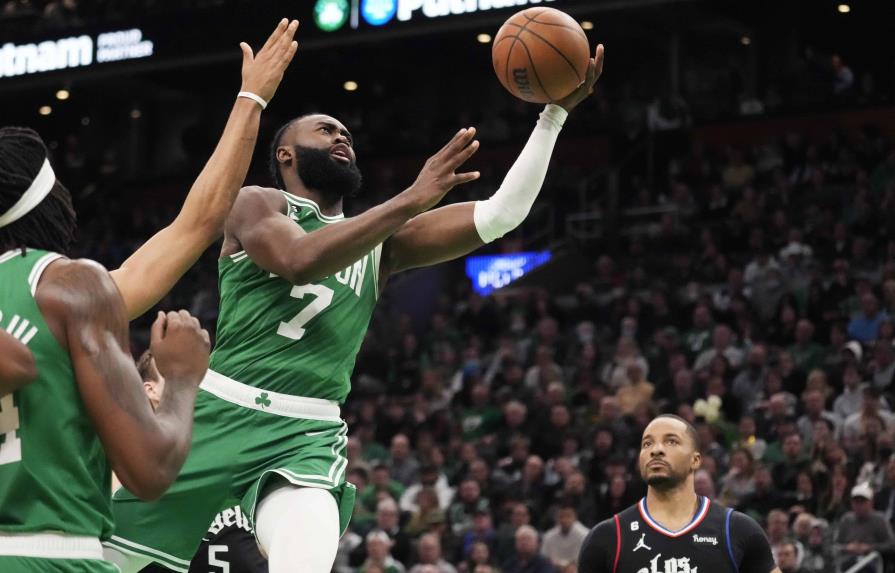 VIDEO | Tatum, Brown firman 29 puntos y Celtics supera a Clippers