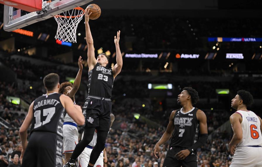 VIDEO | Spurs superan a Knicks a pesar de 41 puntos de Randle