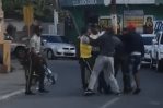 VIDEO|Ciudadano golpea a un agente de la Digesett que perdió el conocimiento VIDEO|Ciudadano golpea a un agente de la Digesett que perdió el conocimiento