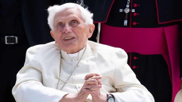 Condición de salud del Papa emérito Benedicto XVI está estable, según prensa del Vaticano
