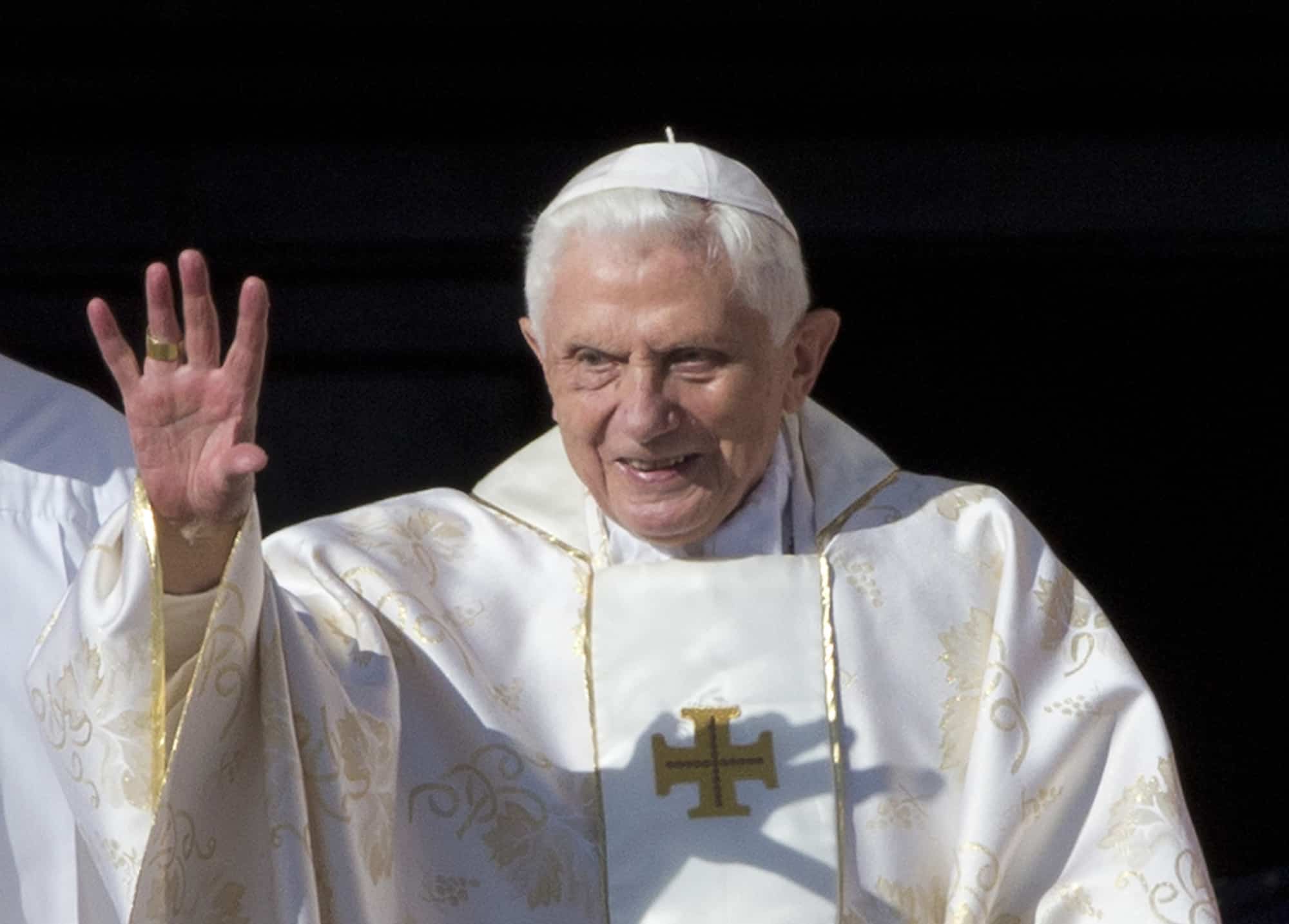 El Papa Emérito Benedicto XVI llega a la Plaza de San Pedro en el Vaticano para asistir a la ceremonia de beatificación del Papa Pablo VI, el 1 de octubre de 2019. 19 de diciembre de 2014.