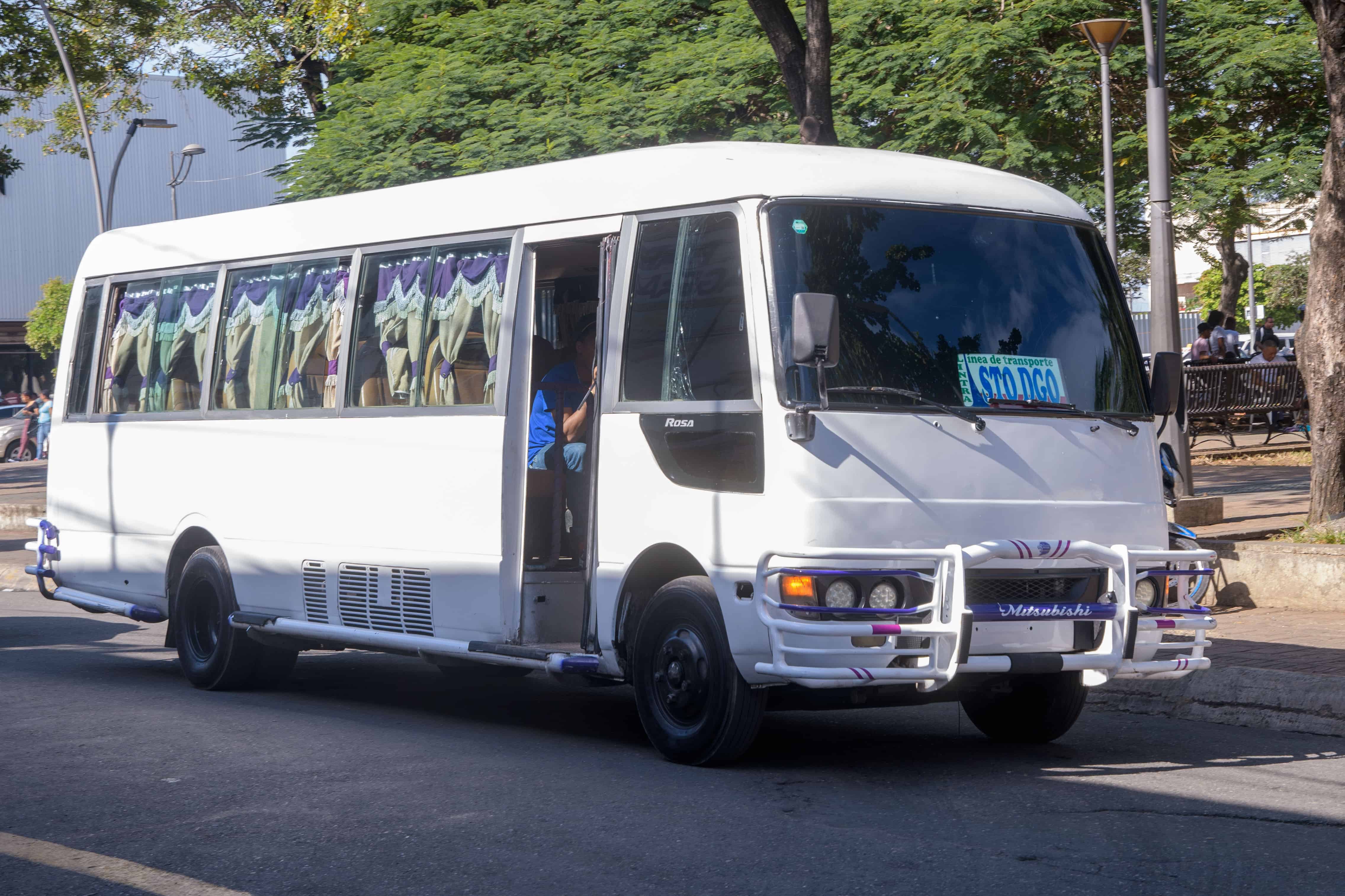 Un autobús con pasajeros este 31 de diciembre de 2022.