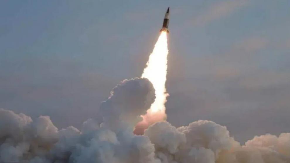 Corea del Norte lanza tres misiles balísticos de corto alcance, según Seúl